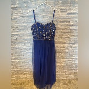 Beautiful royal blue sleeveless gown